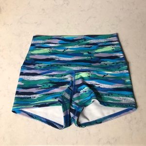 Lululemon boogie shorts size 6